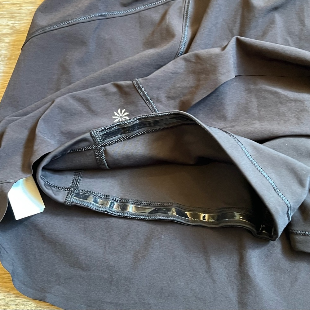 Athleta Run with It 16 inch skort black medium Activewear Skirt - Picture 5 of 8